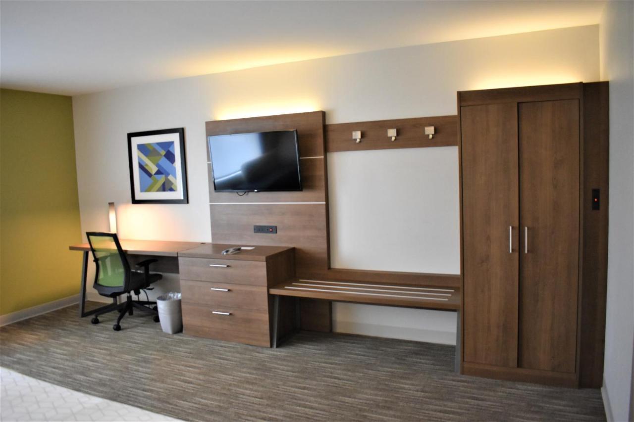 Express & - By Ihg Hotel