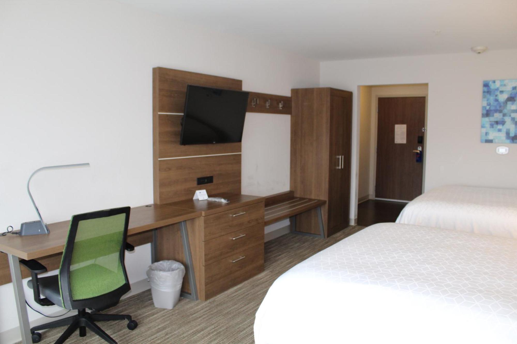Express & - By Ihg
